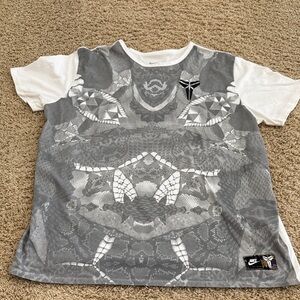 Nike Mens Vintage Reckless Kobe Bryant Basketball Graphic T-shirt, sz XXL